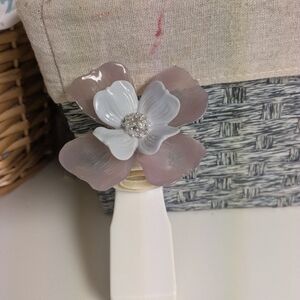 Elegant Floral Decorative Knob
